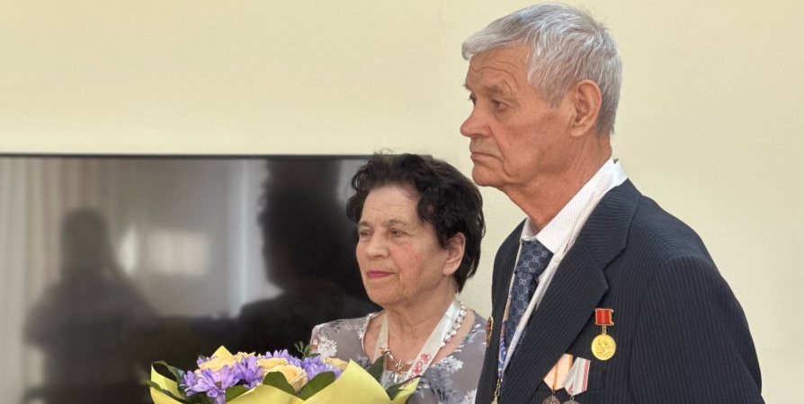 Семья в Апатитах отпраздновала 60 лет со дня свадьбы