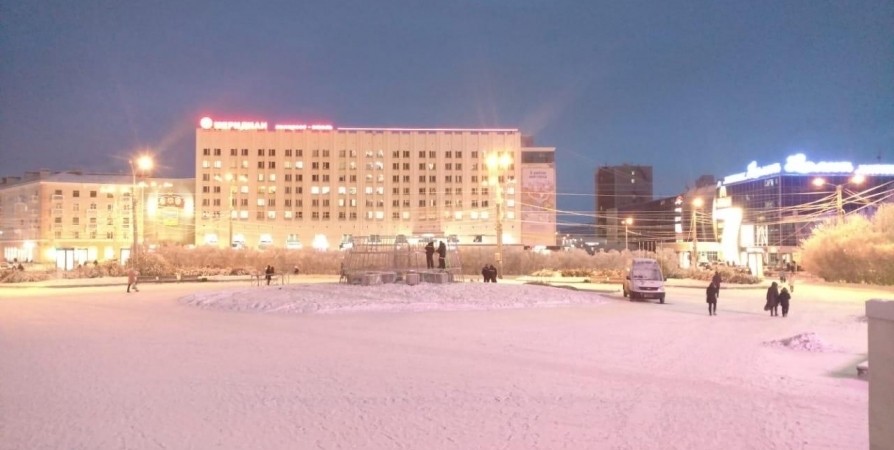 Камеры мурманск пять углов. Площадь 5 углов мурманск. Пять углов мурманск лето. Камера мурманск 5 углов. Камеры мурманск пять углов.