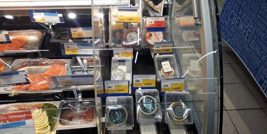 Рыбный магазин североморск. Рыбный магазин североморск. Мурманское пиво пилигрим. Украл рыбу в магазине. Рыбная лавка.