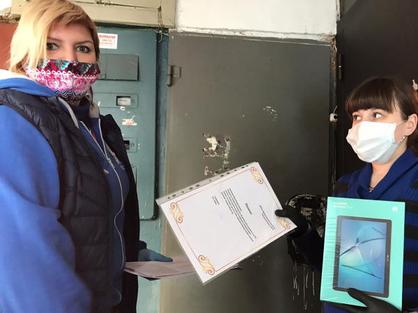 Юлия Величко (слева)