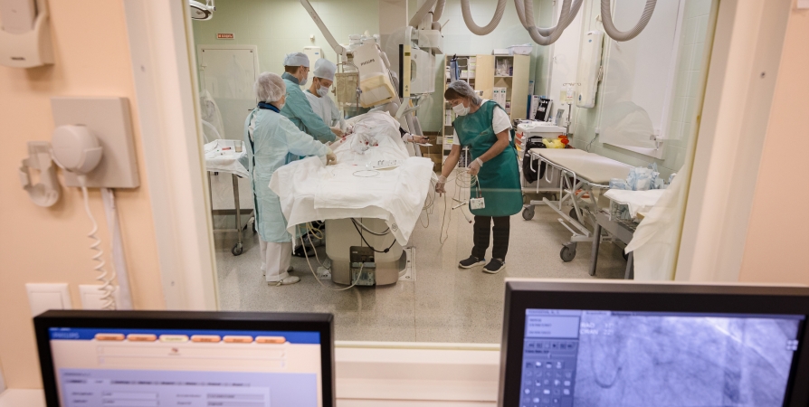В мурманской больнице проводят высокотехнологичные операции на сосудах сердца