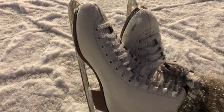 Сезон массового катания на коньках открыли в Североморске