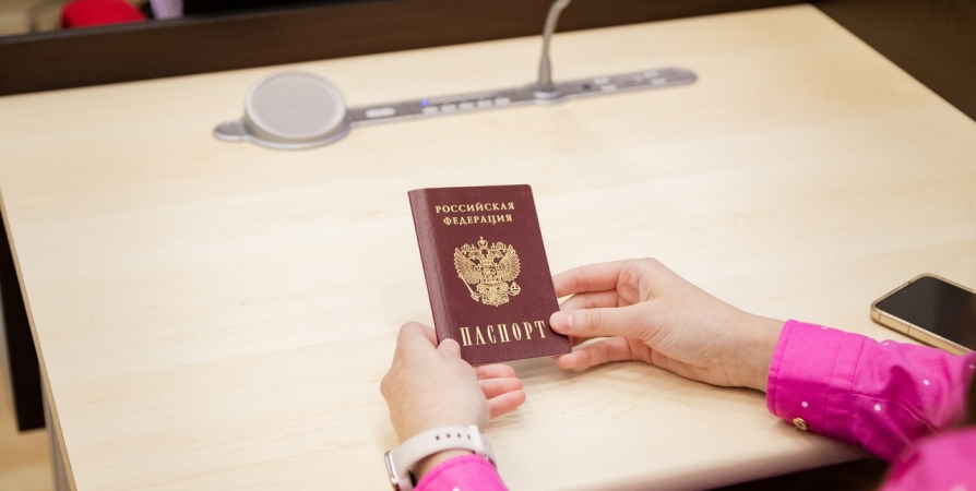 Школьники из Мурманска, Североморска и Колы торжественно получат первые паспорта
