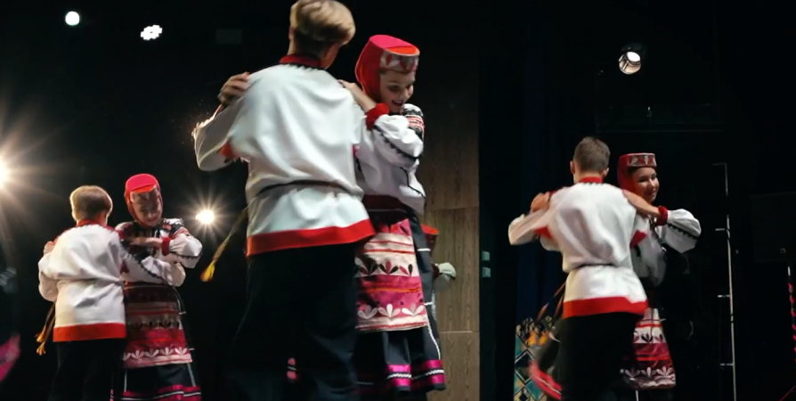 Ансамбль «Радость» покажет мурманчанам мир народного танца