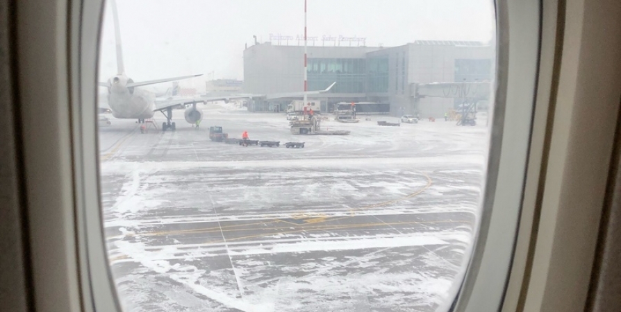 Самолет из СПб в Мурманск задерживается на час