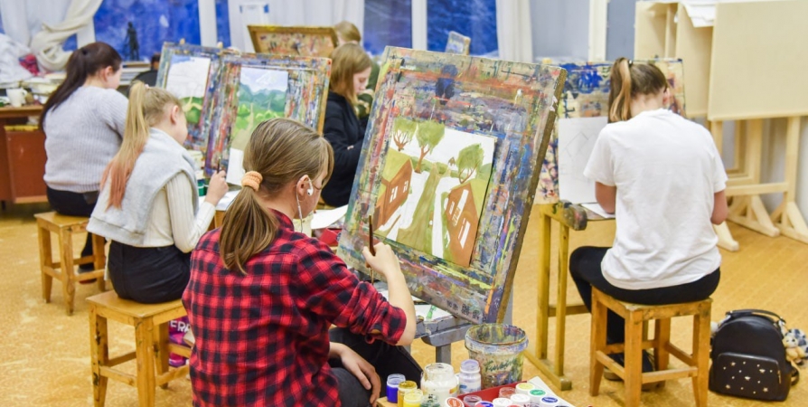 Мурманская художественная школа выпустила больше 2,5 тысячи учеников