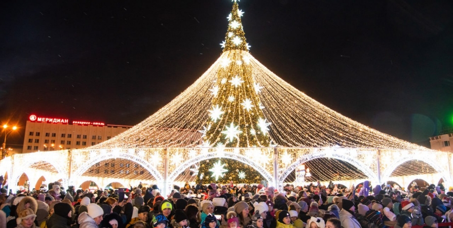 Глава Мурманска напомнил праздничную программу и расписание транспорта в Новый год