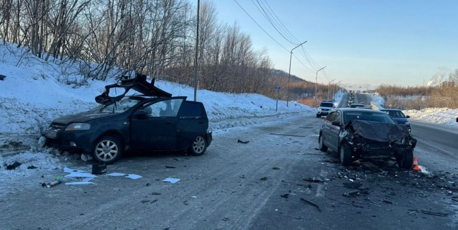 ДТП с тремя пострадавшими произошло на автоподъезде к Североморску