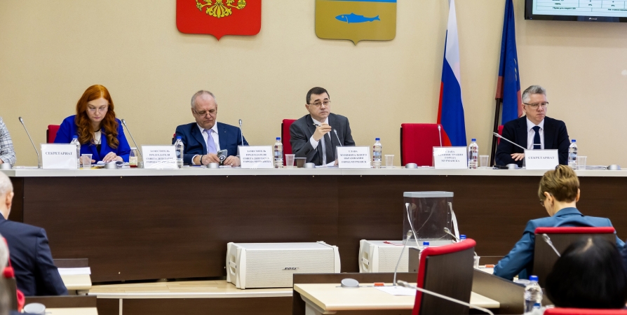 Глава Мурманска и глава администрации представят отчёт о работе за год
