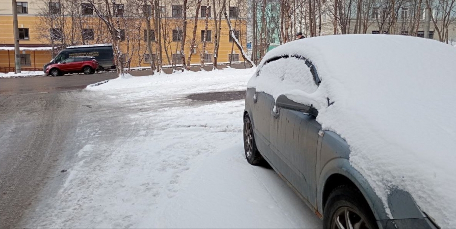 Снег, ветер и до +2°С сегодня в Мурманской области