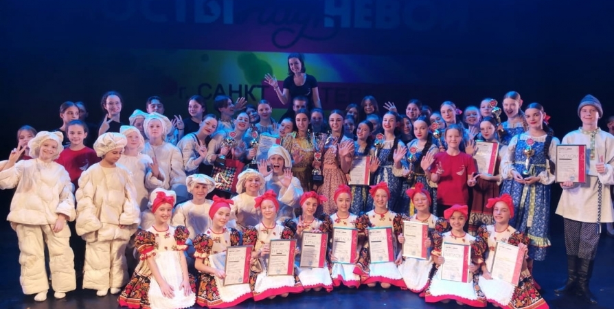 Ансамбль танца «Радость» привез из Петербурга победу в двух конкурсах