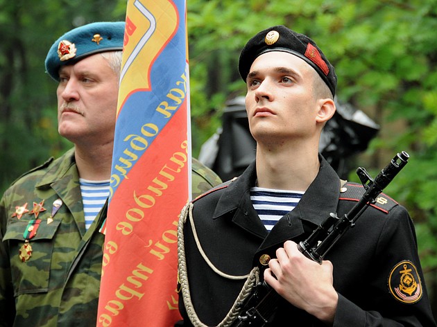 исполнение воинского долга. воинский долг это определение. выполнить воинский долг это. защита отечества готовить себя к исполнению воинского долга. воинский долг.