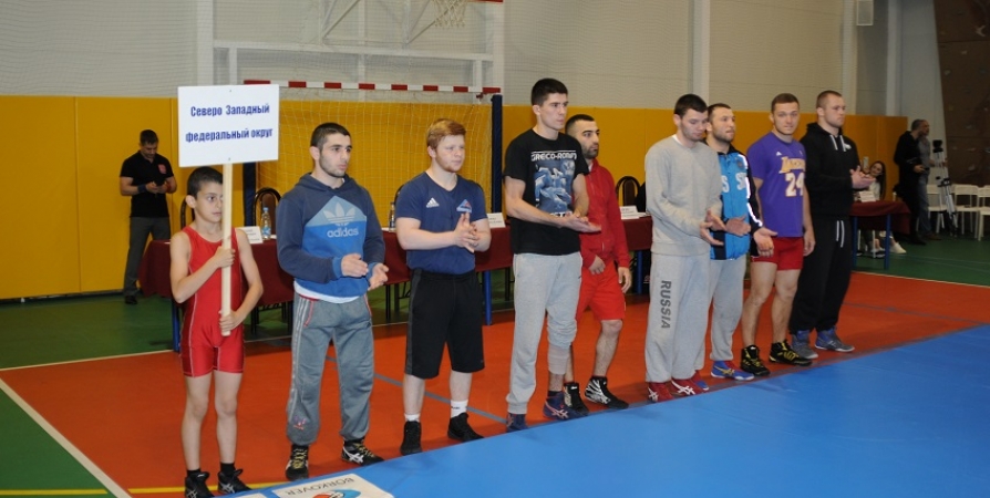 Мурманчане на турнире по греко-римской борьбе в Дивноморском